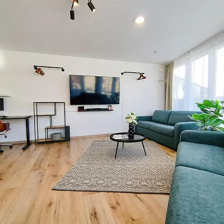 Ulmer Penthouse Fuer 7, Arbeitsplatz, Xxl-dachterrasse, Grill, Wii * Ulma